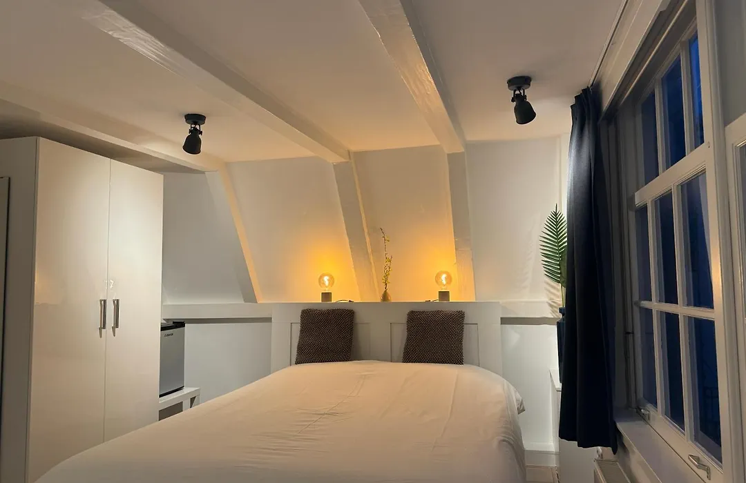 Nine Streets Inn-1